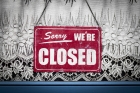 cartello con scritta 'Sorry we're closed'