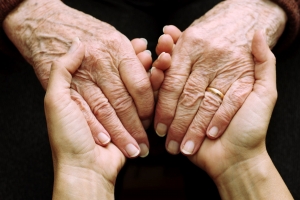 Anziani non autosufficienti e disabilità gravissime, la giunta approva i criteri di riparto del fondo nazionale