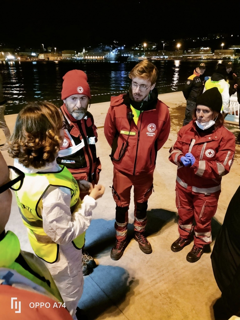 Sbarco ad Ancona dei migranti salvati nei mari libici, la mobilitazione di società civile e volontariato