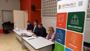 tavolo dei relatori della conf. stampa