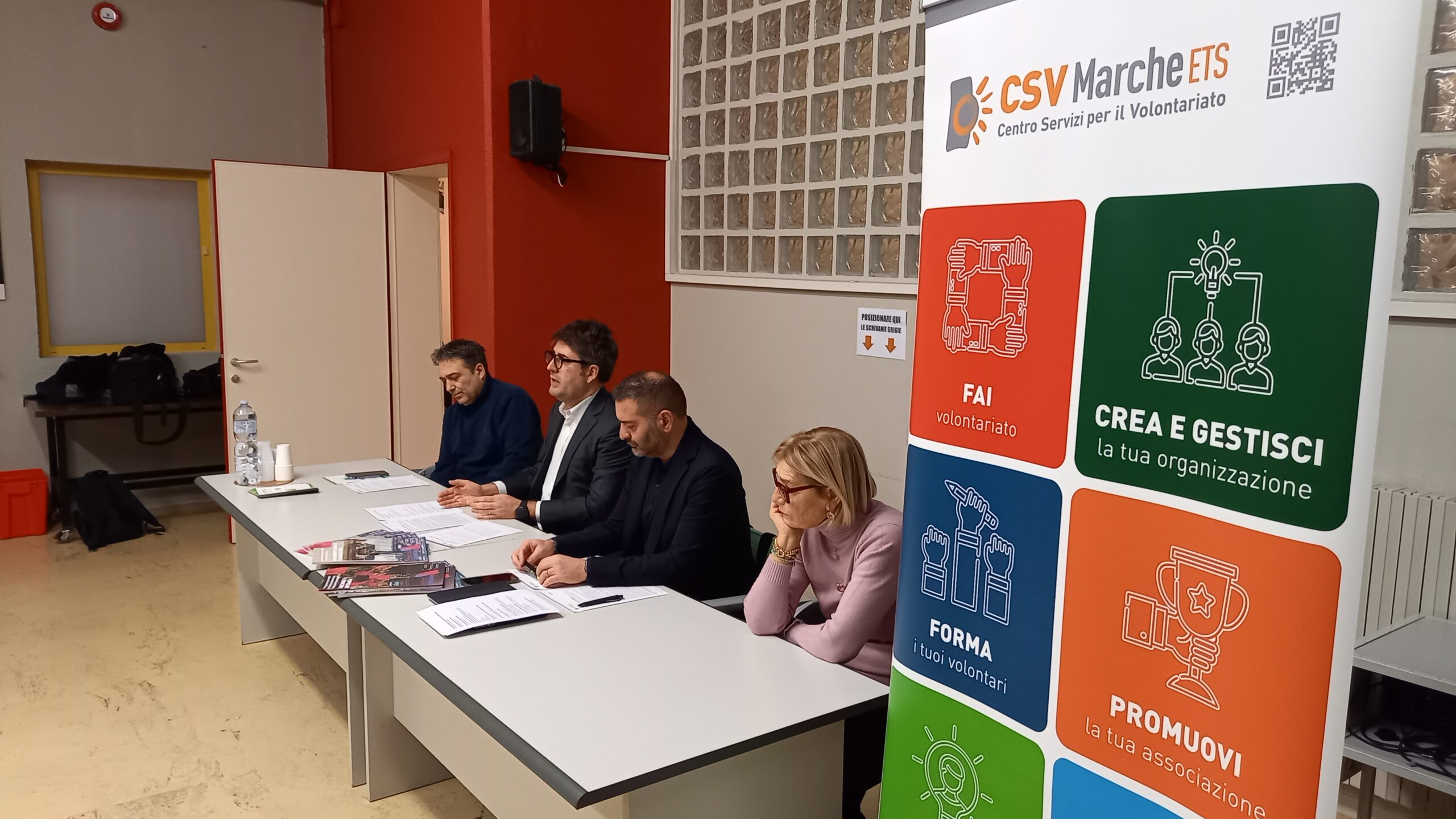 tavolo dei relatori della conf. stampa