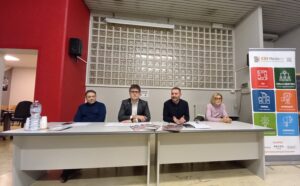 tavolo dei relatori della conf. stampa