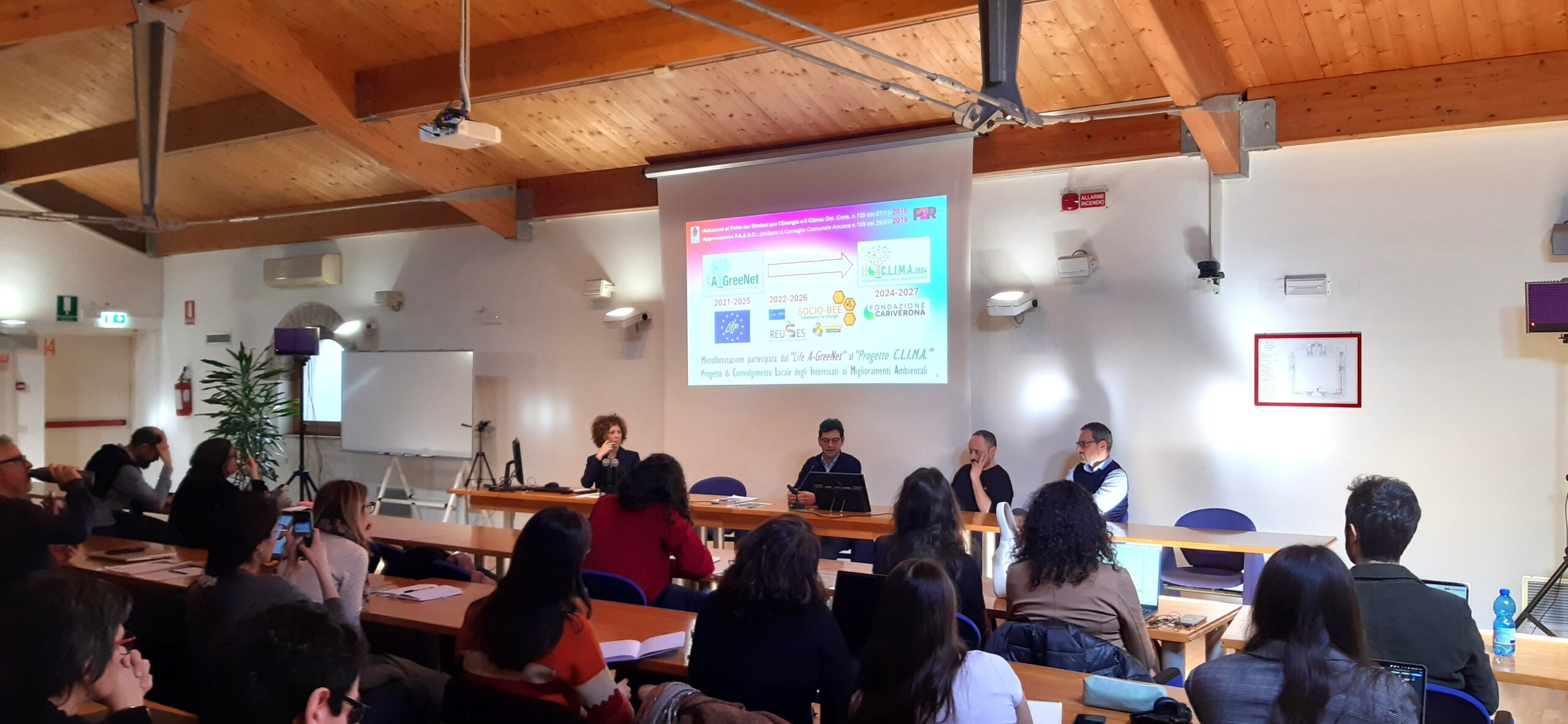aula universitaria da dietro la platea