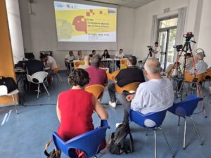 partecipanti attenti durante il seminario