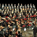 Una intersa ensamble musicale con vari strumenti