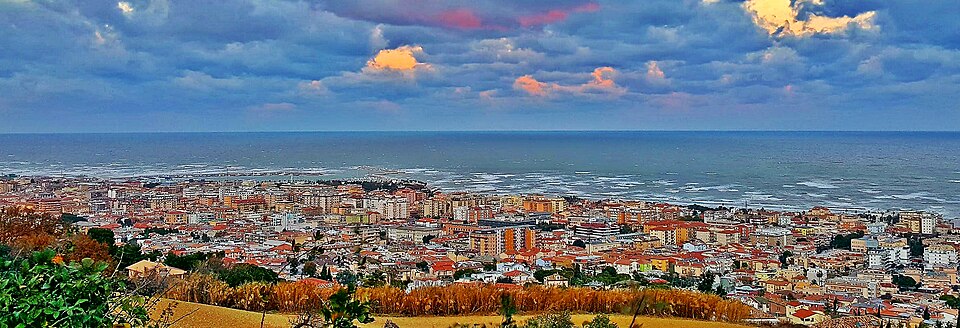 panorama di San Benedetto verso il mare