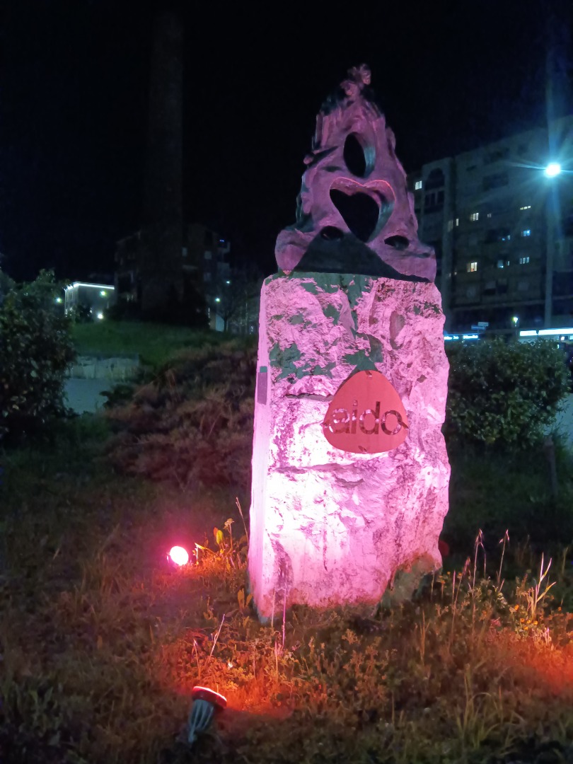 monumento di Tolentino illuminato