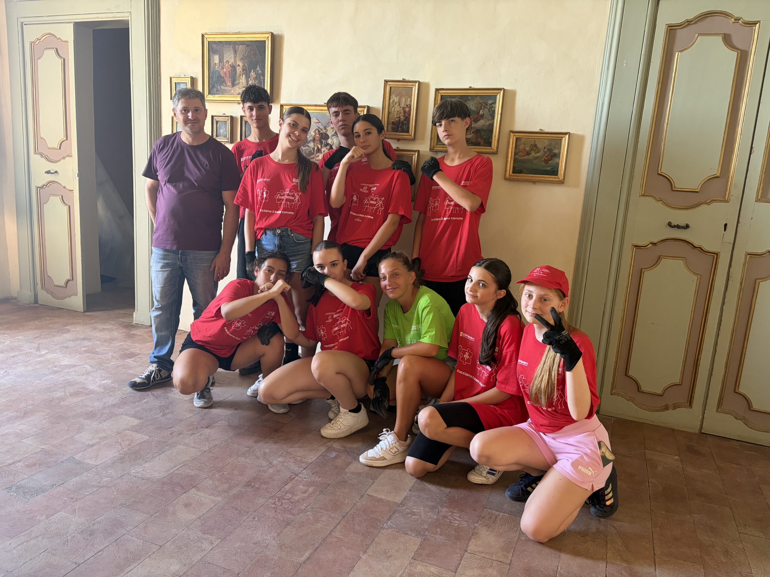 una delle squadre all'opera con l'handyman