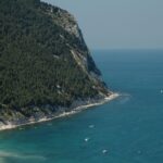 Il profilo di un monte sul Conero