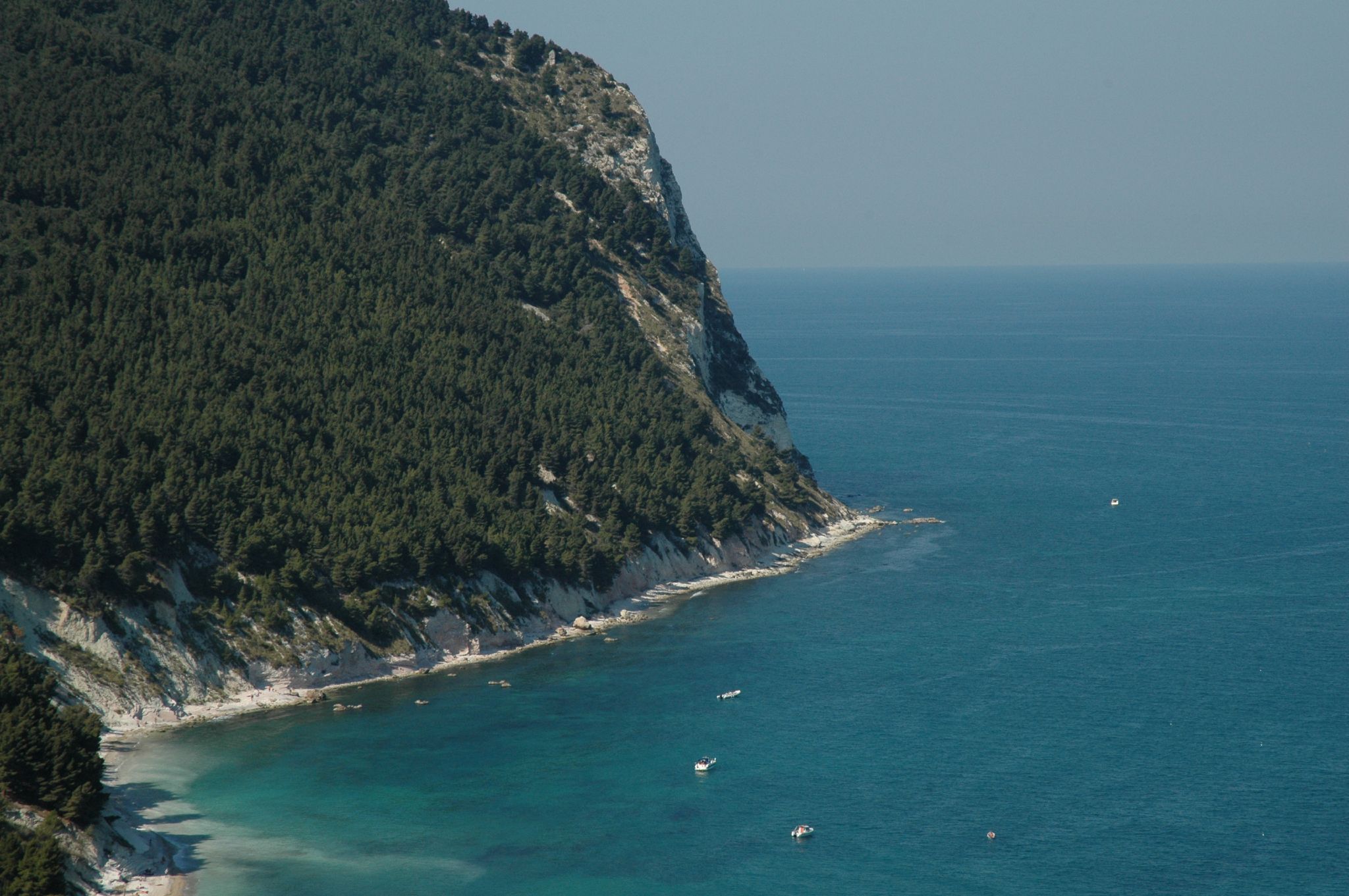 Il profilo di un monte sul Conero