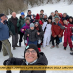 Gruppo di persone sulla neve