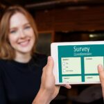 un ipad aperto con un questionario on line
