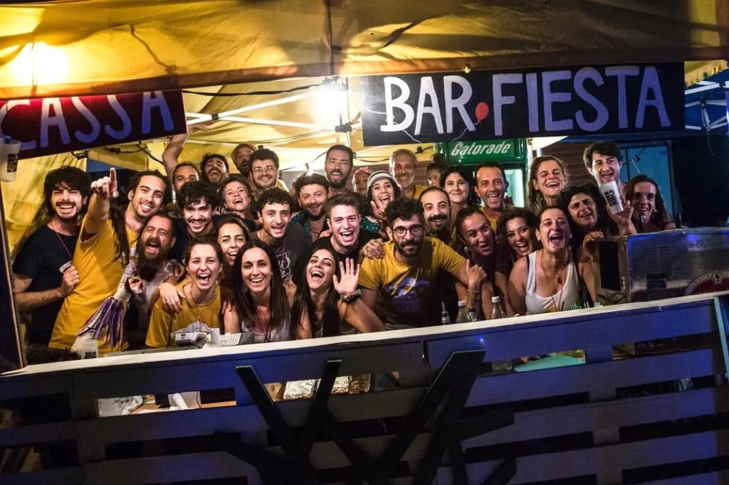 Foto di gruppo dei volontari di Fiesta Globàl