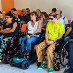 Persone in una sala riunioni