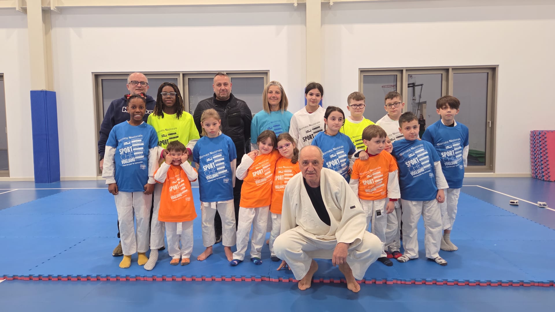 maestri e allievi del corso di judo