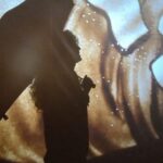 L'ombra di una donna con l'ombrello