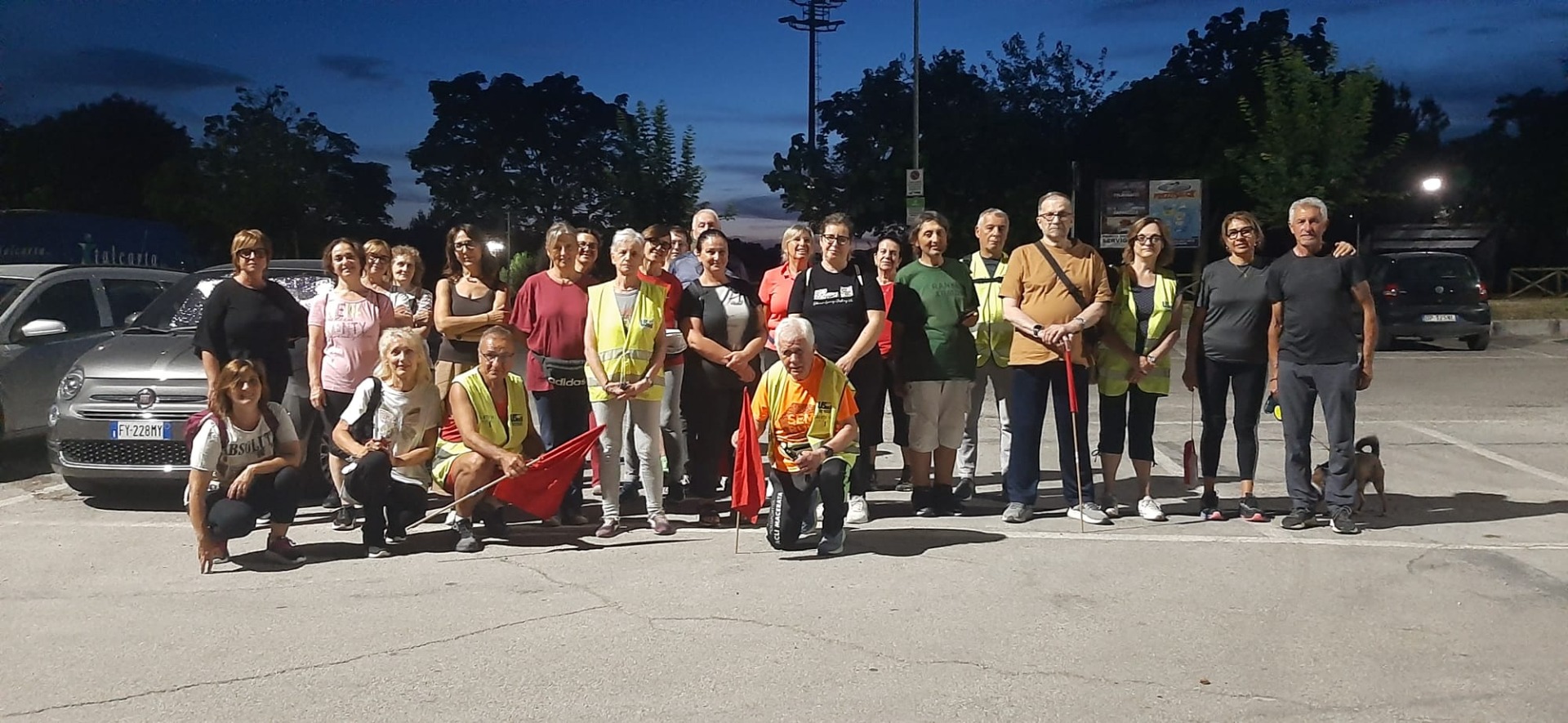 gruppo di volontari e partecipanti di Acli Marche