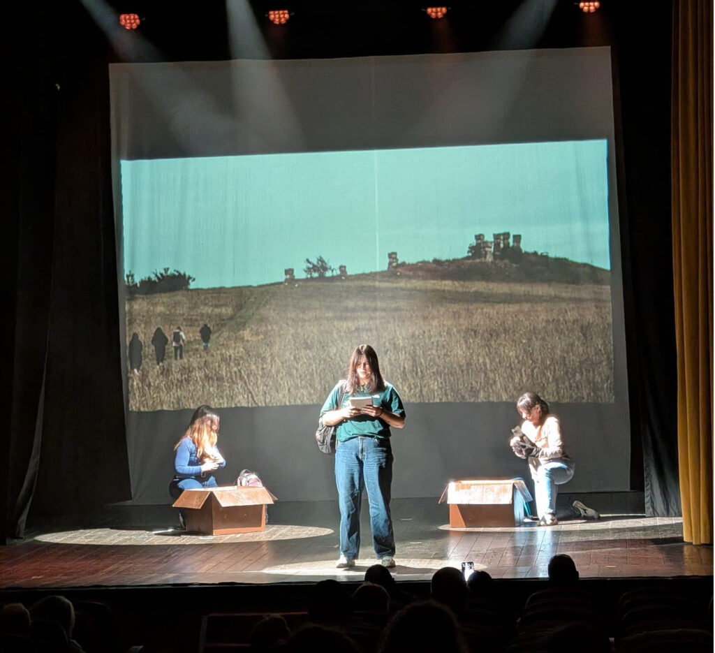 Elisabetta Ficini durante lo spettacolo teatrale