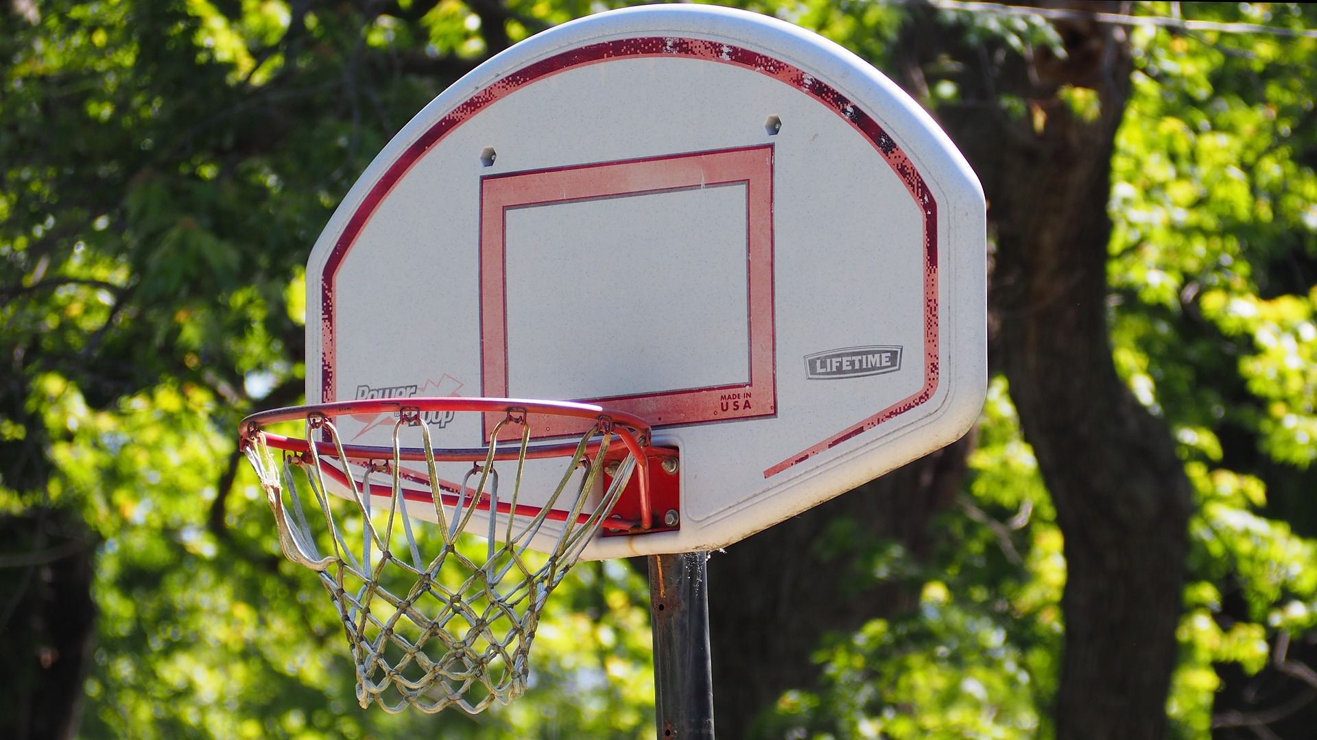 un canestro da basket