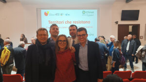 foto della delegazione di 5 persone dal CSV marche 
