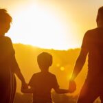 famiglia con padre, madre, figlio