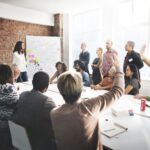 Gruppo che fa formazione in un'aula