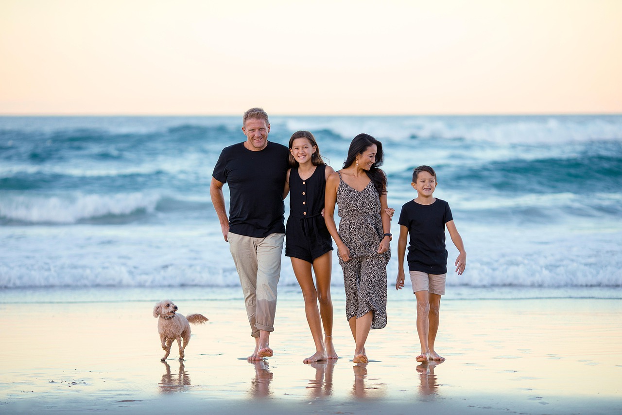 Una famiglia sulla spiaggia