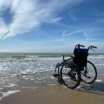 Sedia a rotelle in spiaggia