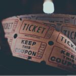 Un'immagine con dei ticket teatrali