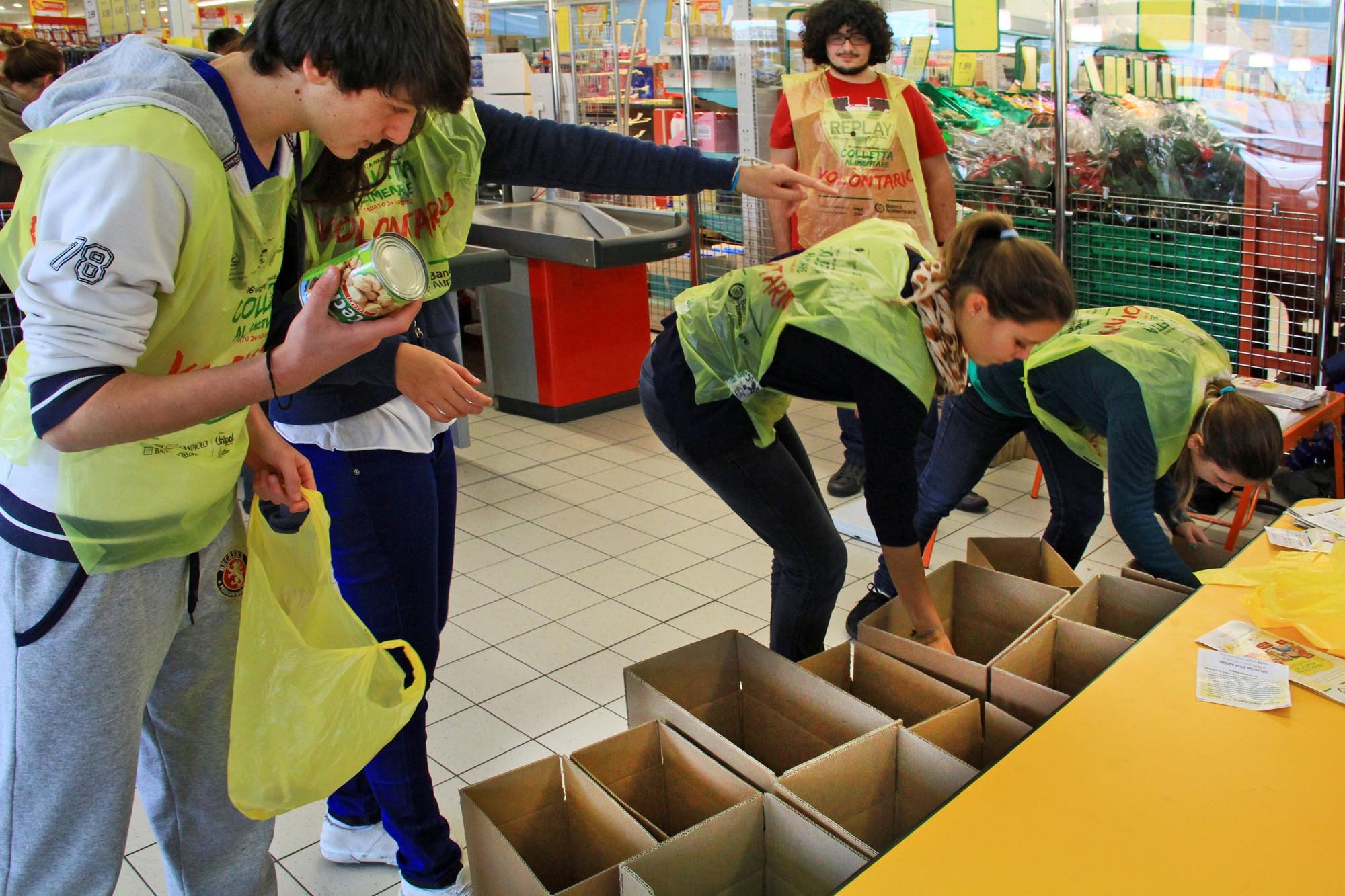 © Foto in copertina di Maria Grazia Schiapparelli, progetto FIAF-CSVnet "Tanti per tutti. Viaggio nel volontariato italiano"