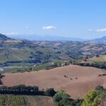 un panorama di aree interne marchigiane dell'ascolano